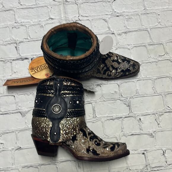 NWT Corral Brown Glitter Flipped Shaft Ankle Boots 5.5 - Picture 1 of 6